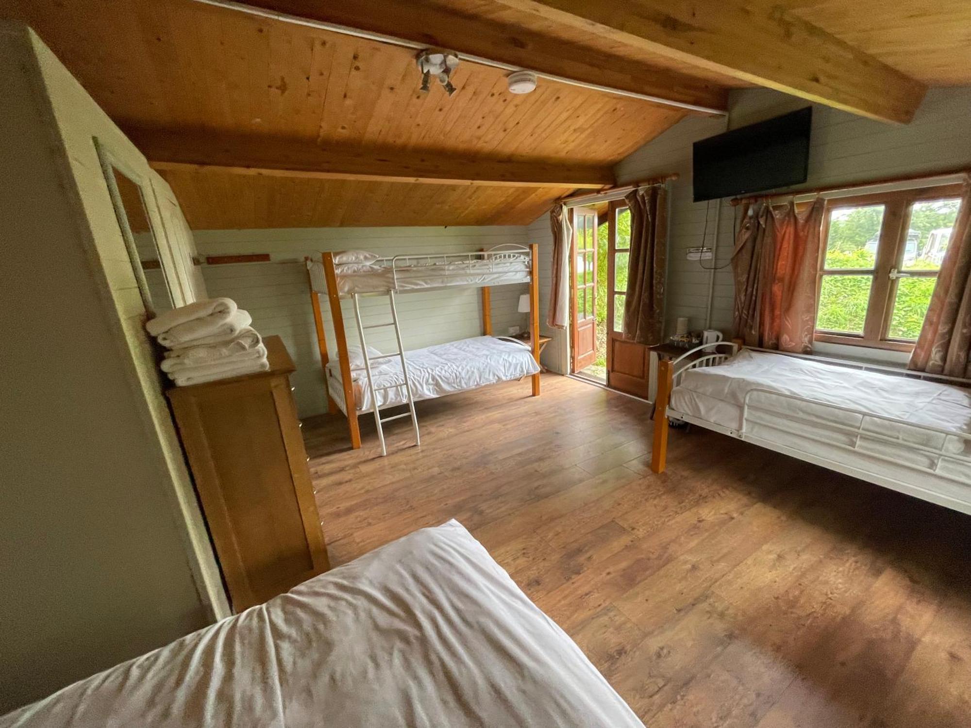 Bridge Farm Guesthouse Rooms Dundry Eksteriør bilde