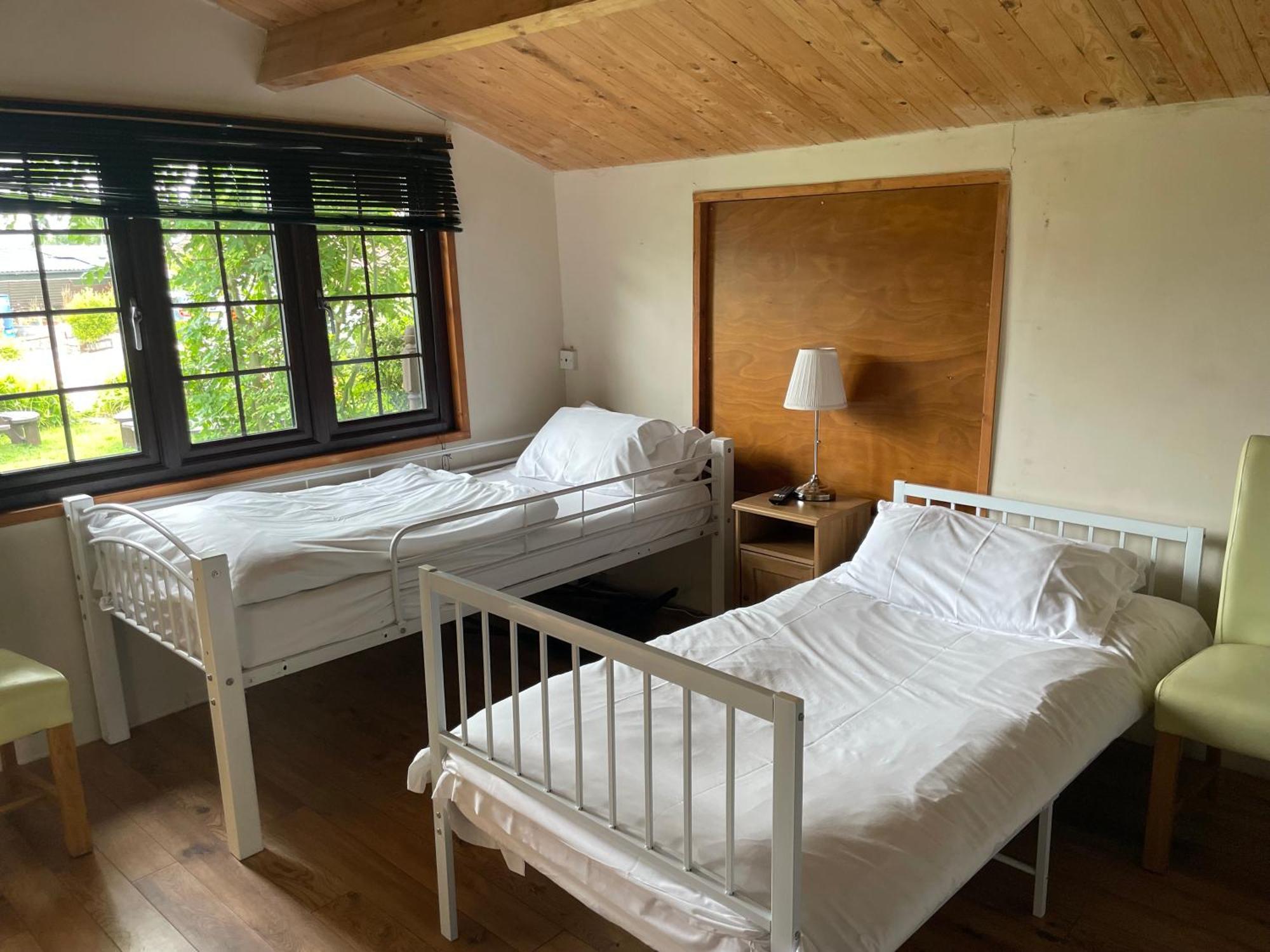 Bridge Farm Guesthouse Rooms Dundry Eksteriør bilde