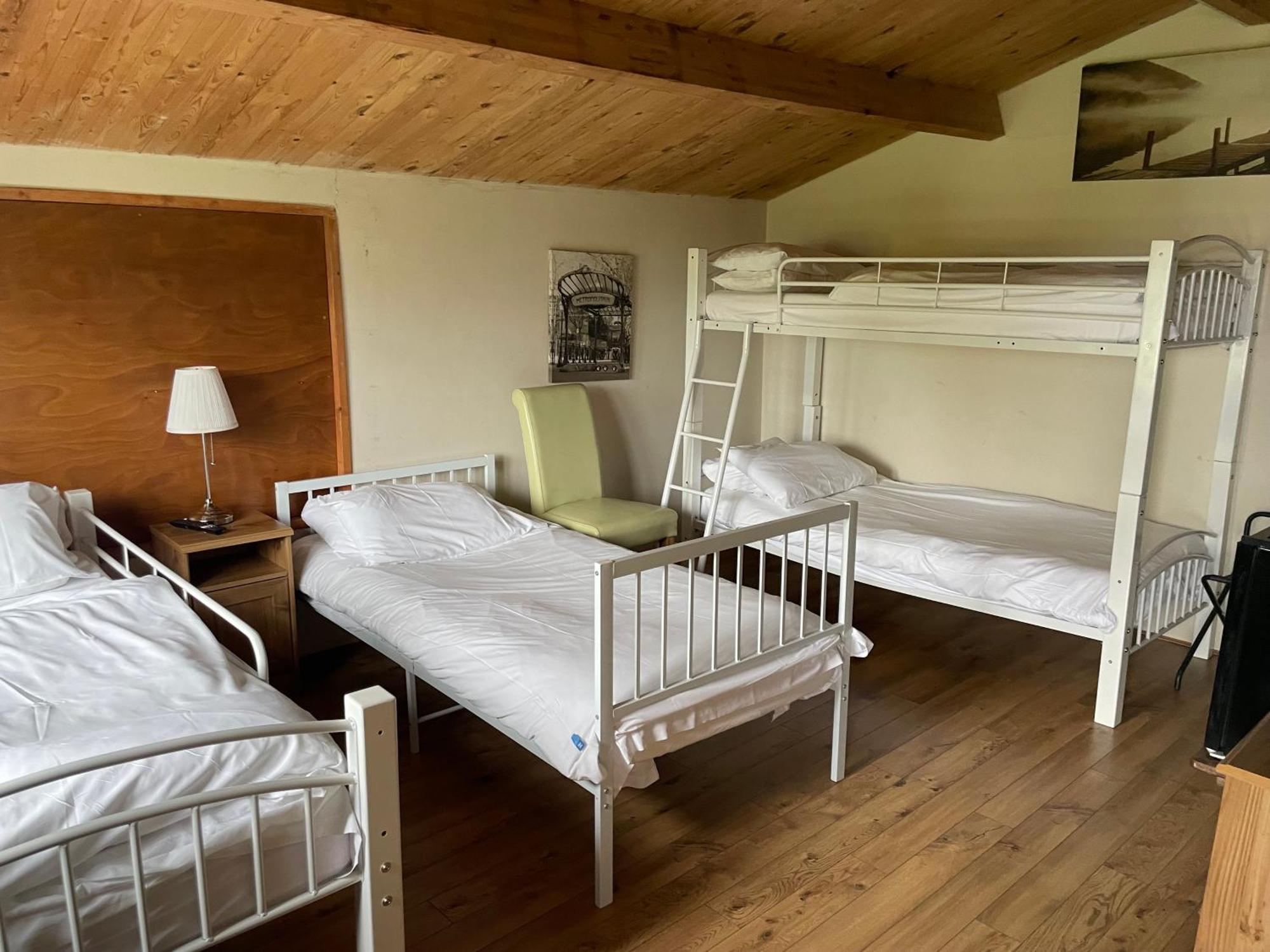 Bridge Farm Guesthouse Rooms Dundry Eksteriør bilde