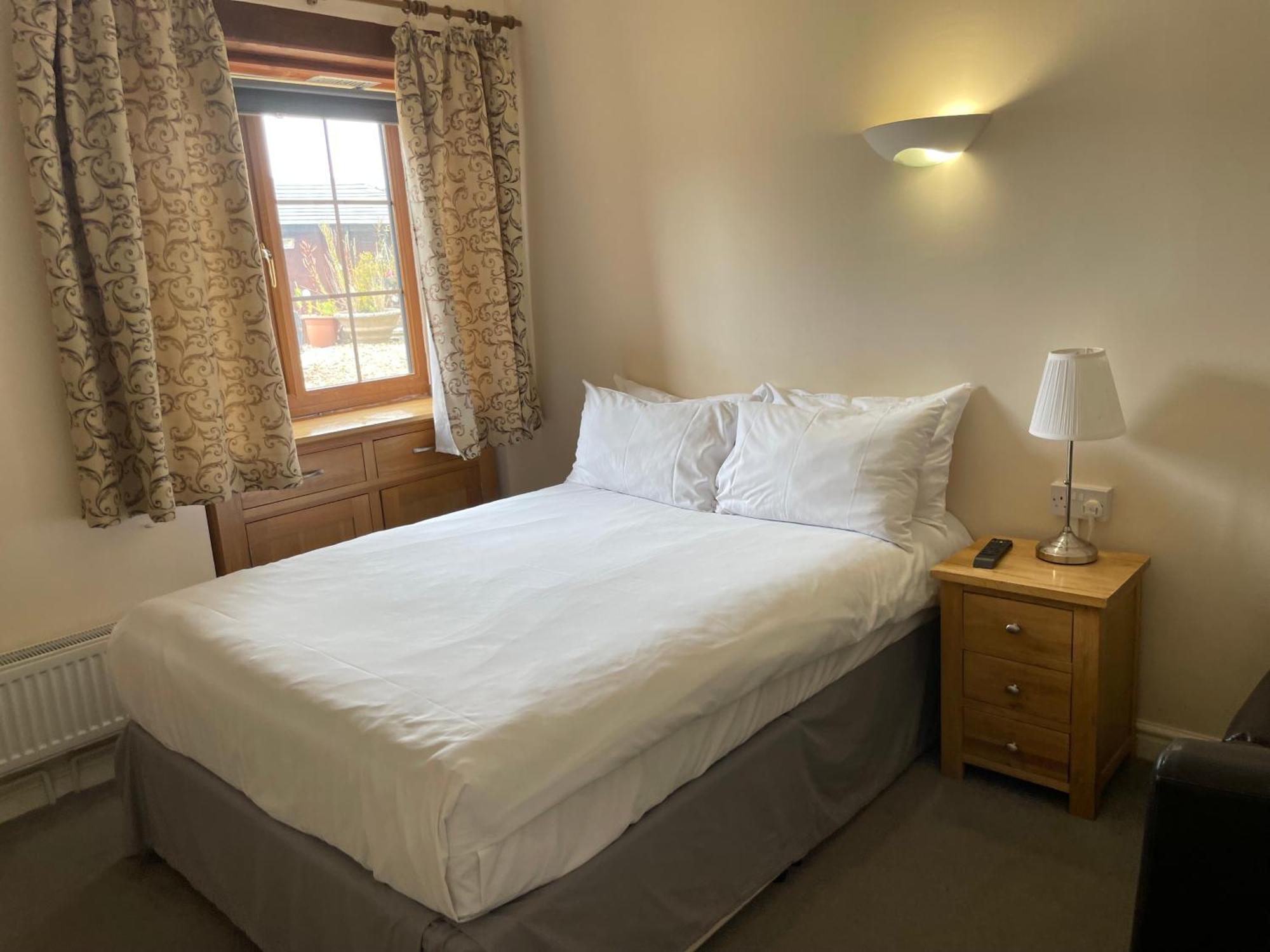 Bridge Farm Guesthouse Rooms Dundry Eksteriør bilde