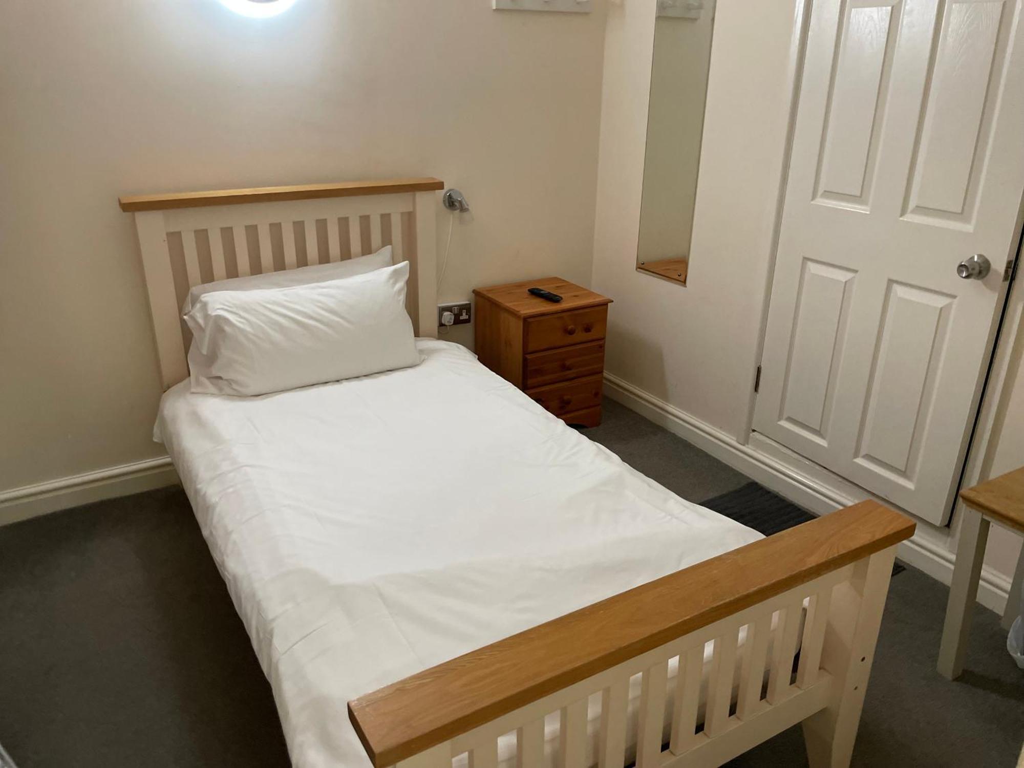 Bridge Farm Guesthouse Rooms Dundry Eksteriør bilde